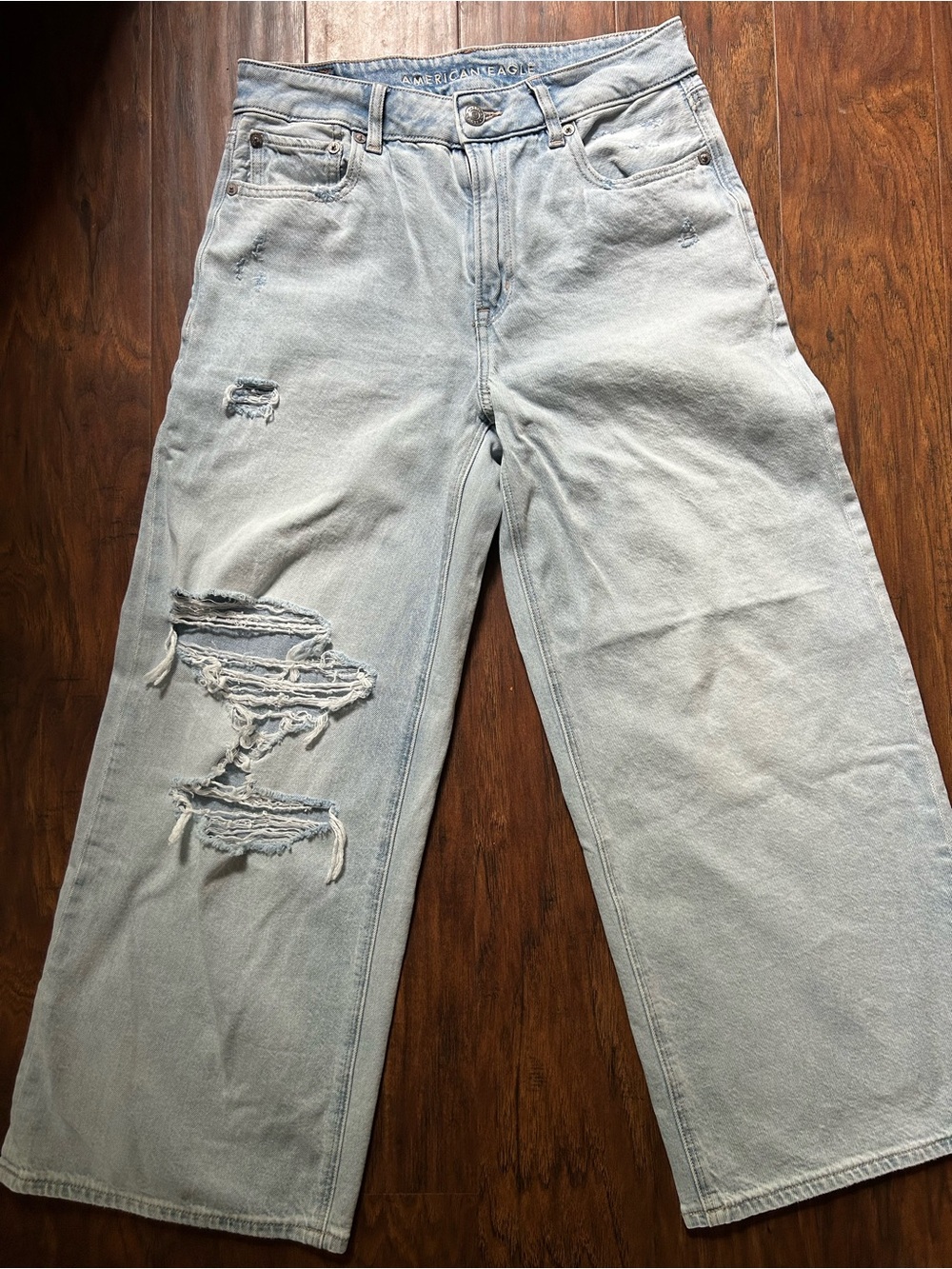 American Eagle Outfitter Super High Rise Baggy Wide Leg Ankle Jeans Size 2 Short